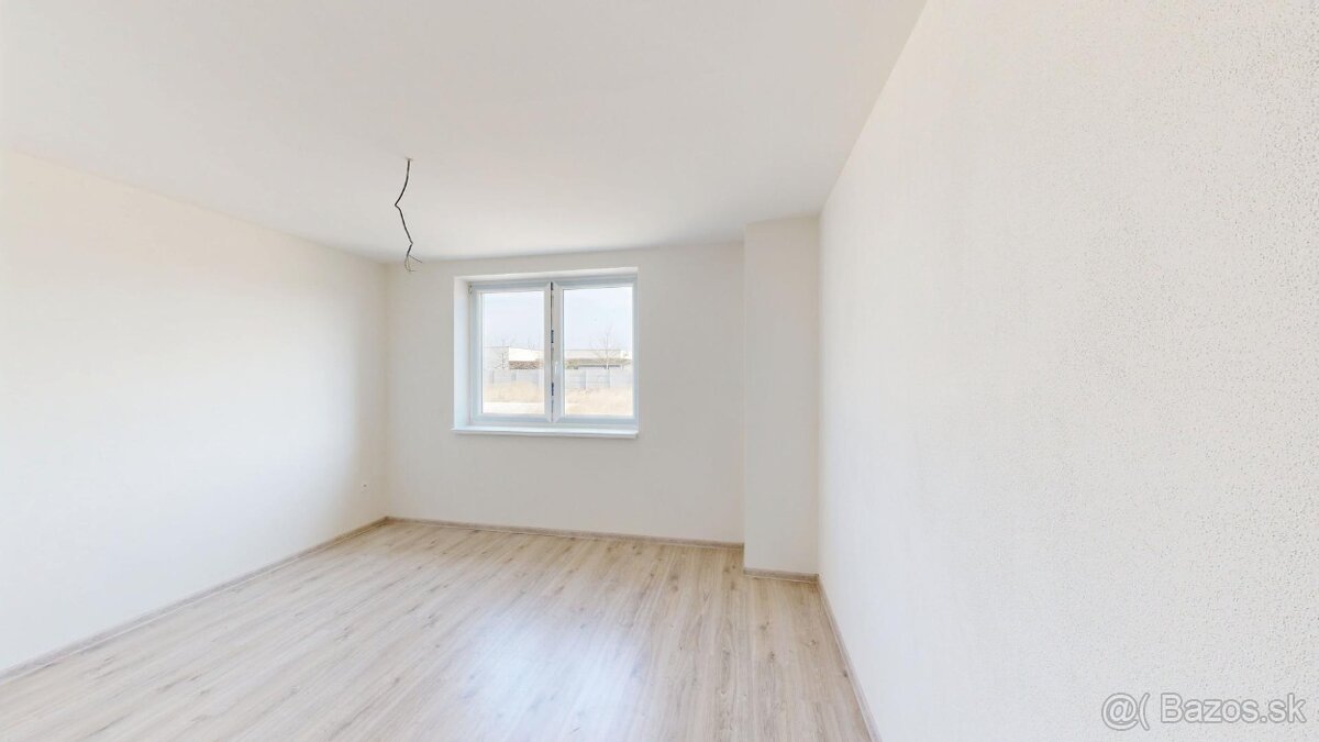 ŠIKOVNÝ 4 IZBOVÝ RODINNÝ DOM V ŠTANDARDE,2xPARKOVACIE MIESTO - 14