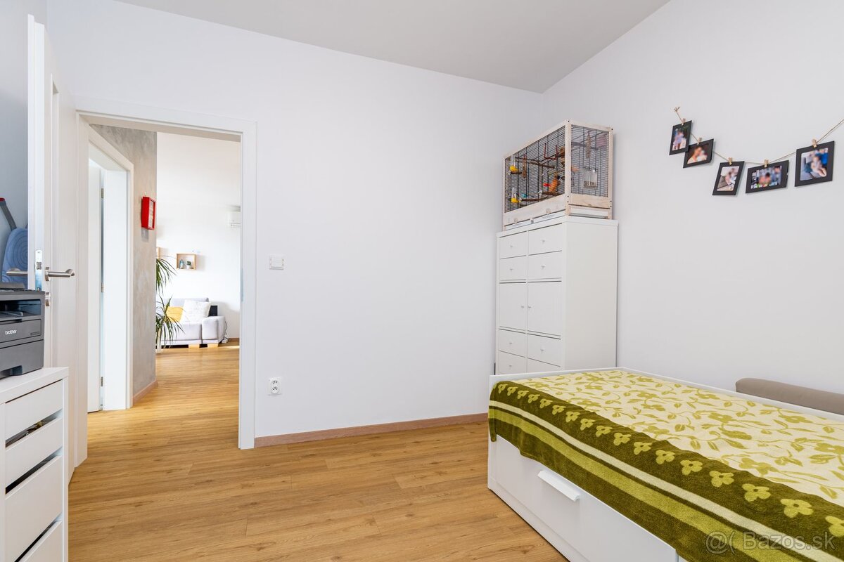 NA PREDAJ MODERNÝ 3-IZBOVÝ BYT S KRÁSNYM VÝHĽADOM - 14