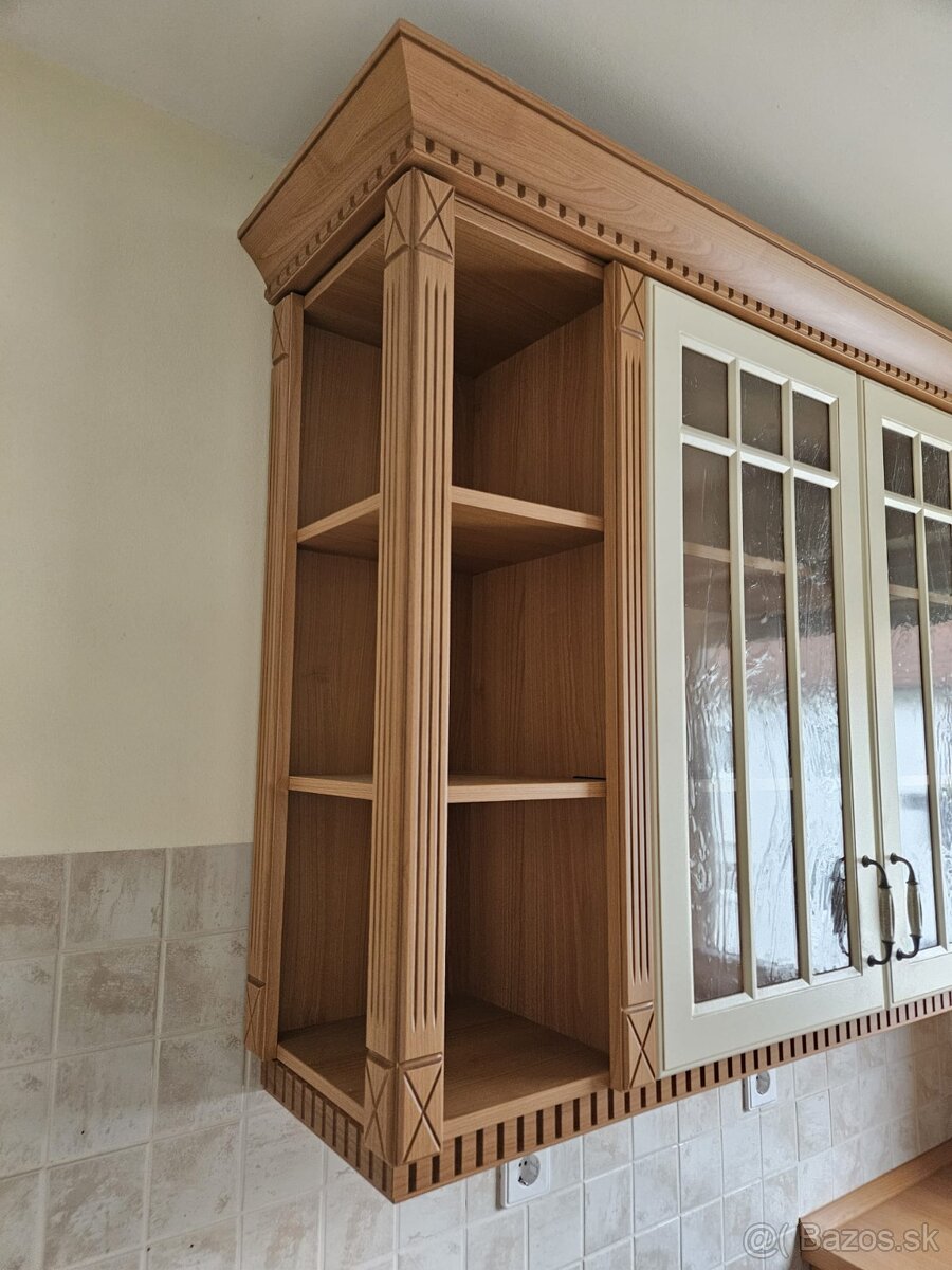 Moderní kuchyňská linka se spotřebiči - 14