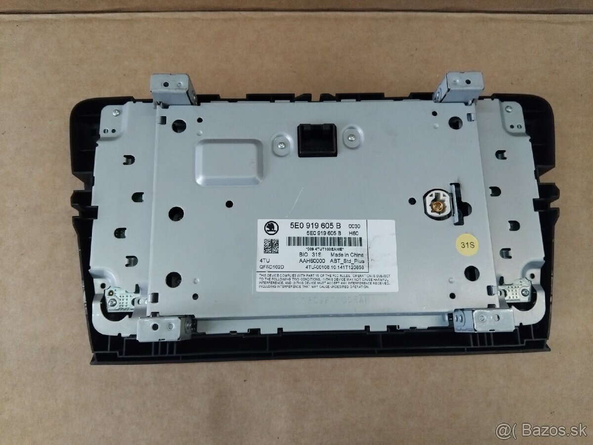 autorádio Octavia 3 - displej, čítačka - 14