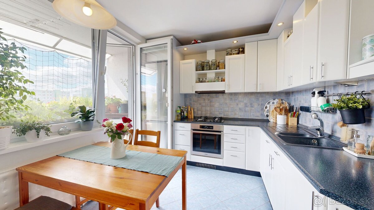 NOVÁ CENAPonúkame na predaj priestranný 3-izbový byt s log - 14