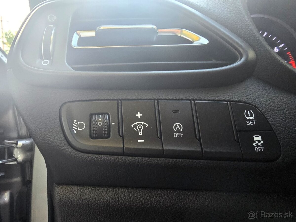 Hyundai i30 CW 1.0 T-GDi Family, Mesačne: 199€ - 14