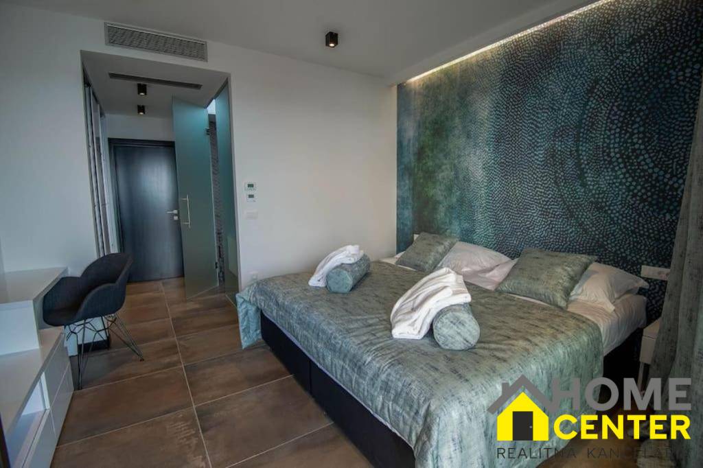 Moderná vila / 256 m2/ s bazénom a výhľadom na more, Primošt - 14