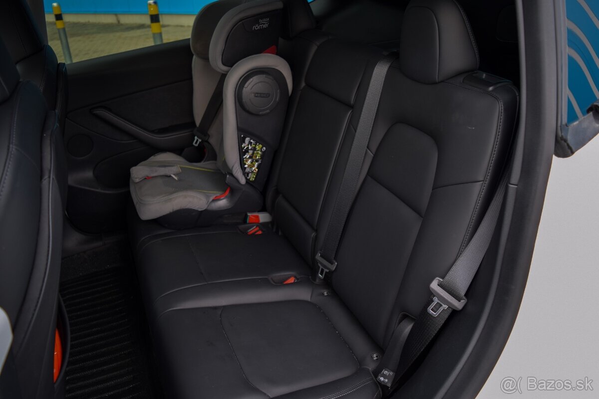 Tesla Model Y Long Range Dual Motor AWD - 14