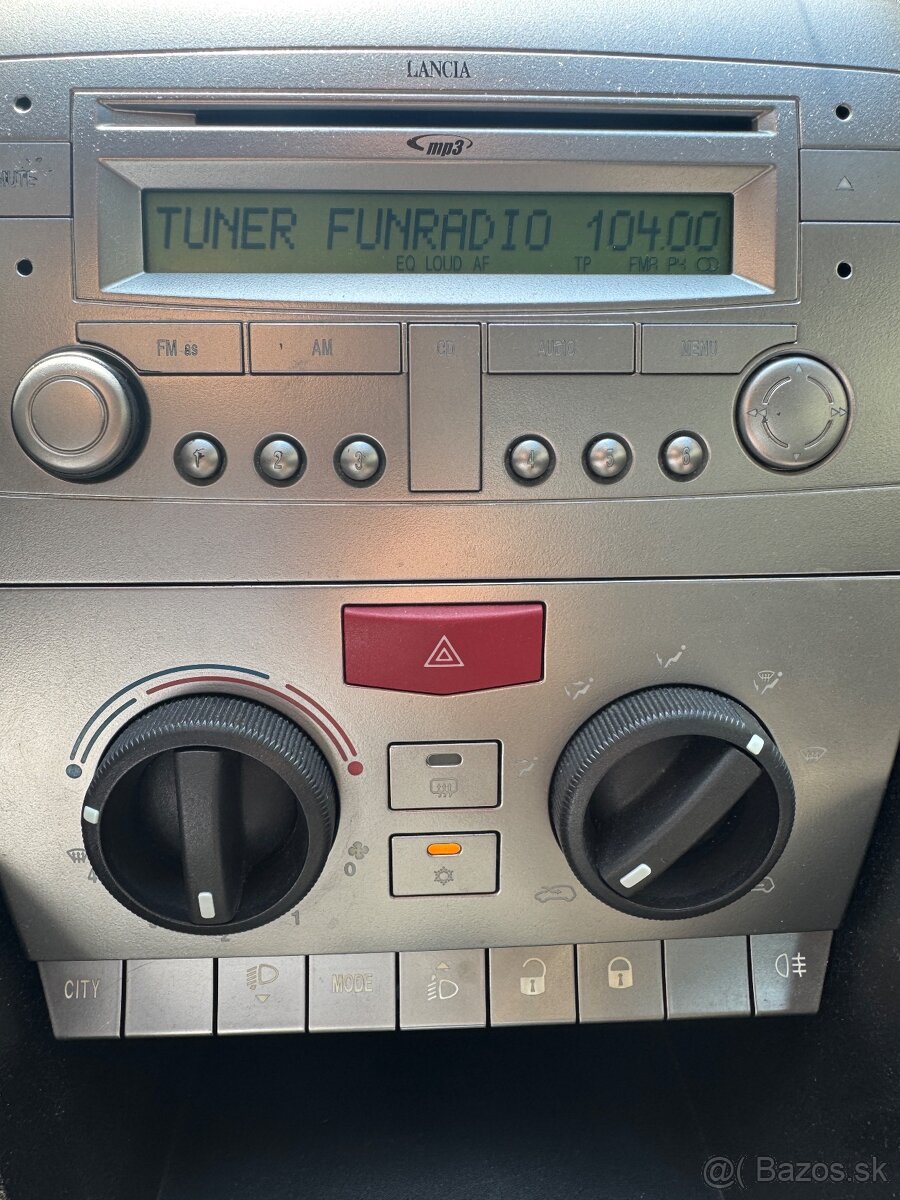 Lancia Y 1.2i R.V.2010 - 14