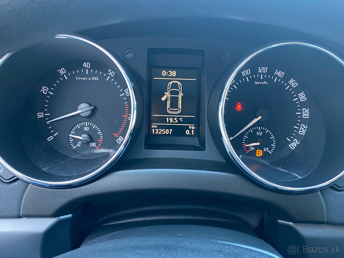 ŠKODA YETI 1,2 benzín - 14