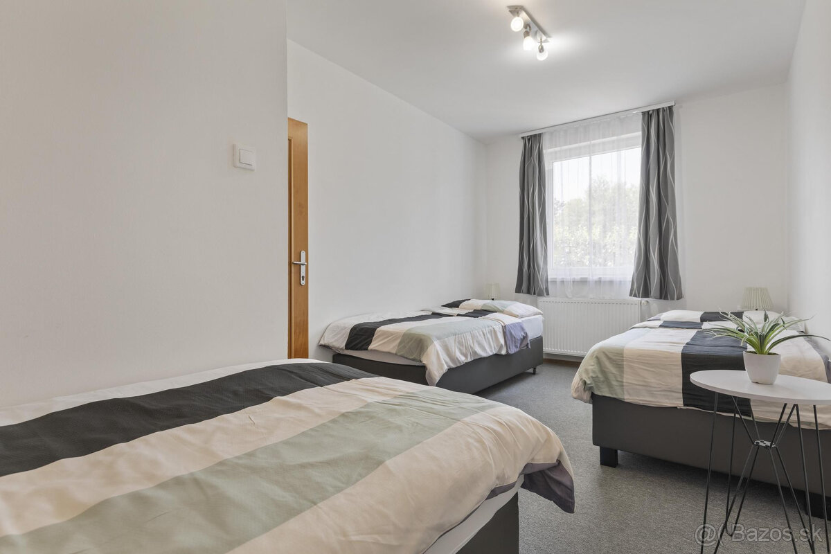 Na predaj štýlový penzión s priamym prístupom k vode v obci - 14