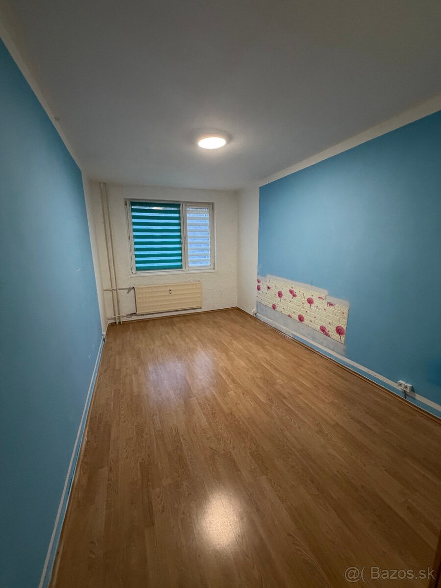 Prenájom 4-izbový byt v Handlovej - 14