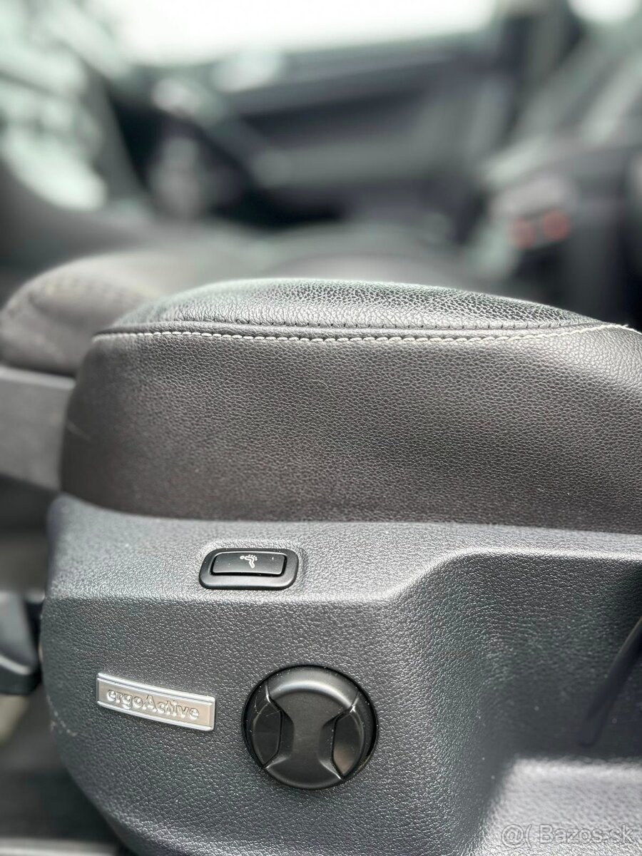 Predám VW Golf 7 Variant 2.0Tdi - 14