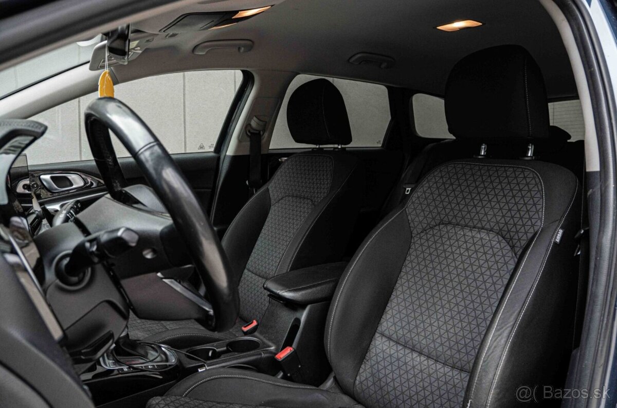 Kia Ceed 1.6 CRDi mHEV Gold A/T - 14