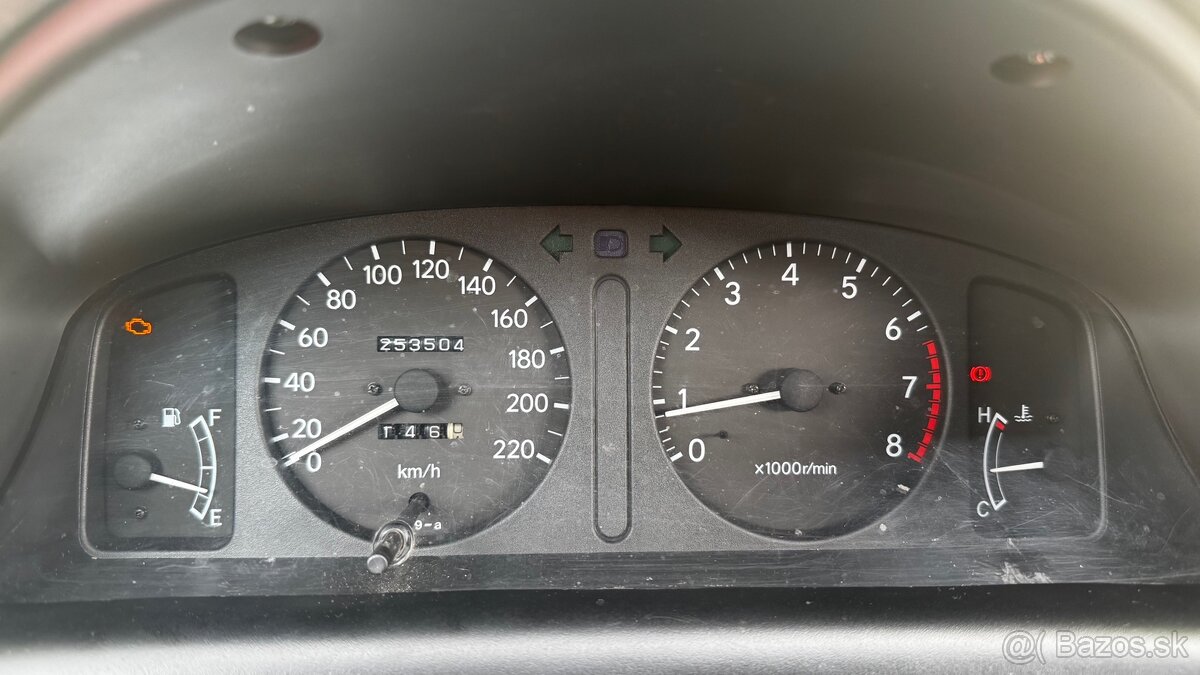 Toyota Corolla 1.4 benzín, 2001 - 14