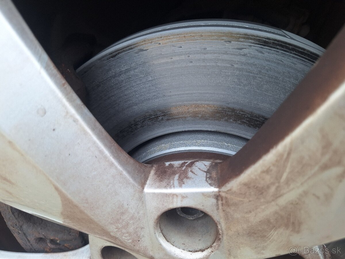 ŠKODA RAPID 1,6TDI 77KW KLÍMA NAVIGÁCIA - 14