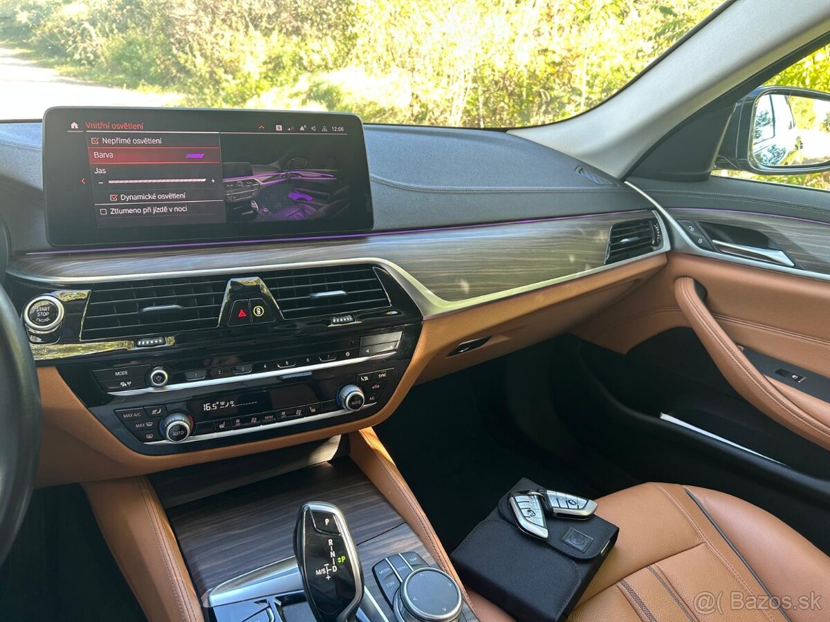 BMW 518D TOURING LUXURY LINE 108TISIC KM FULL LED 360°KAMERA - 14