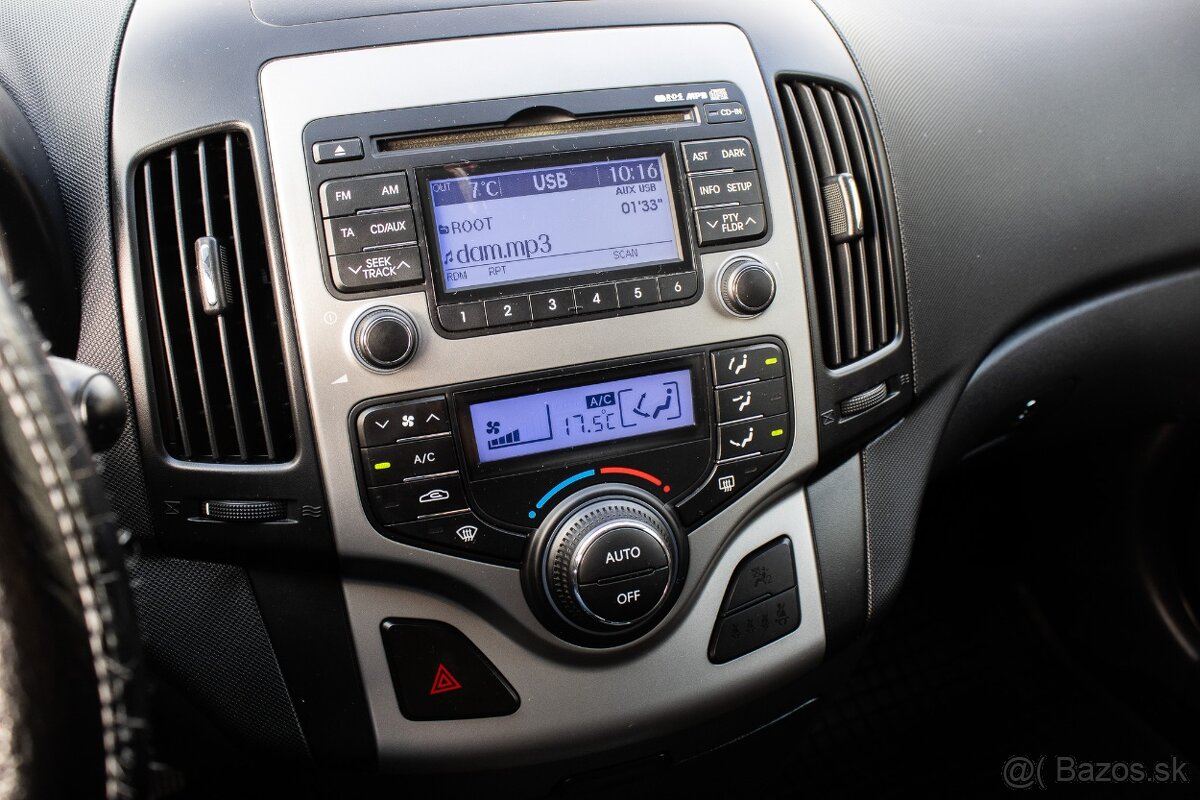 Hyundai i30 CW 80kW (2011) - 14