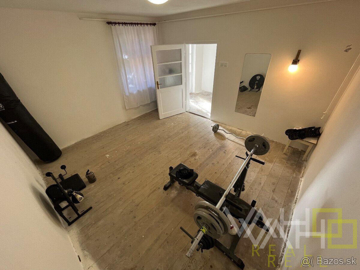 Veľký pozemok až 1699m2, samostatne stojaci RD, všetky IS, H - 14