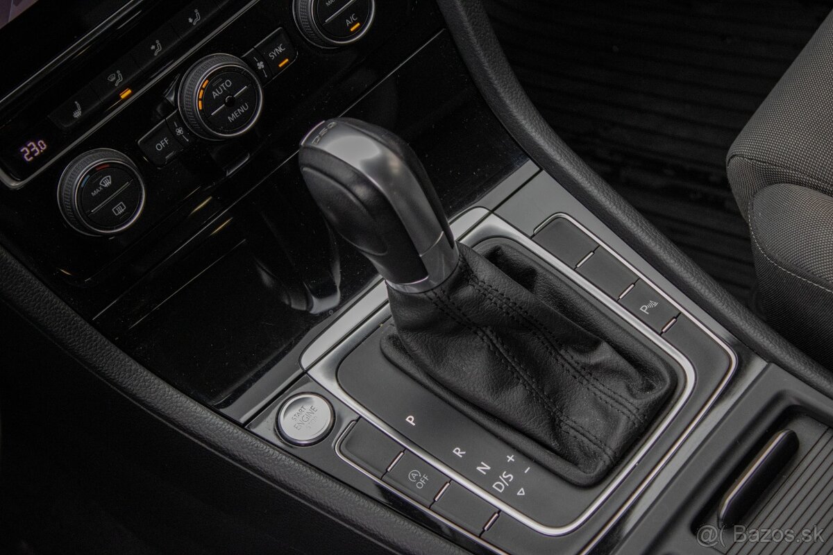 Volkswagen Golf Variant 2.0 TDI Highline 110 kW DSG AT/7 - 14