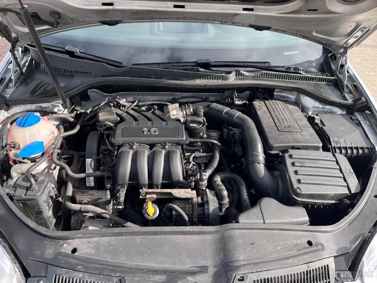 Volkswagen Golf V 1.6 BSE benzín - 14