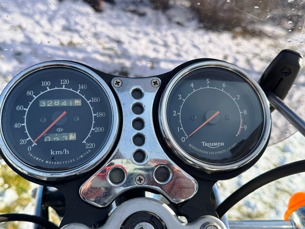 Triumph 900 Thunderbird, manuál, doplnky - 14