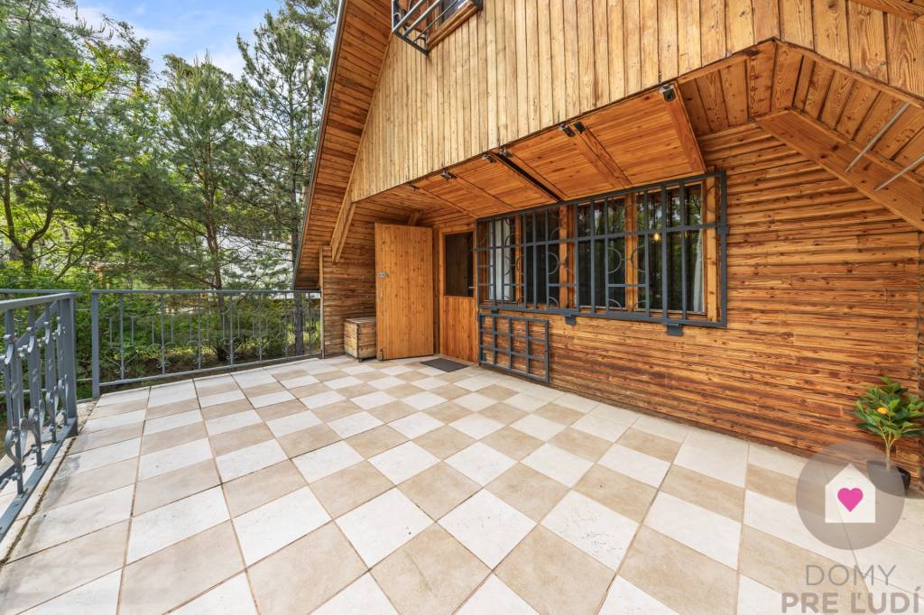 LÁB - PIESKOVŇA - 3 podlažná chata 2 min chôdze od jazera - 14