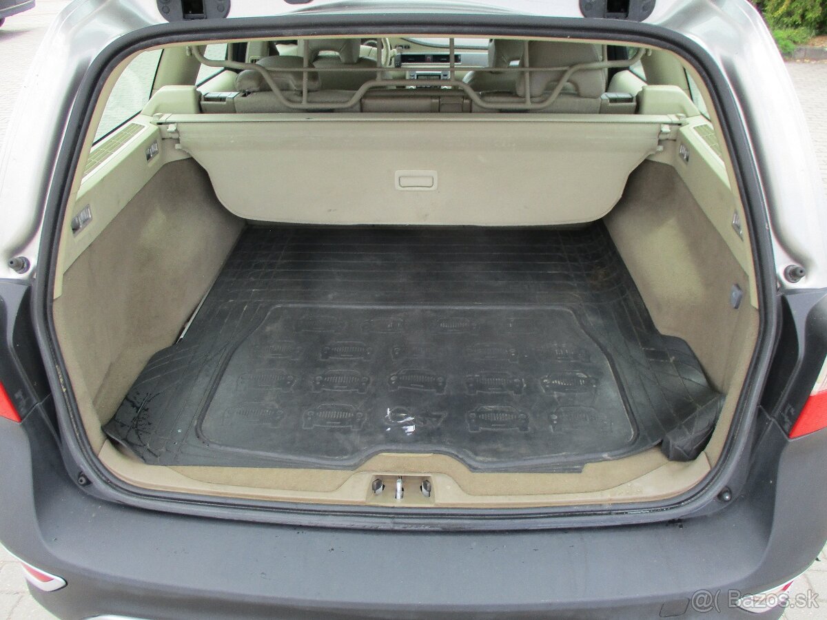 VOLVO XC70 D5 151kw AWD Momentum Kinetic 07/2010 - 14