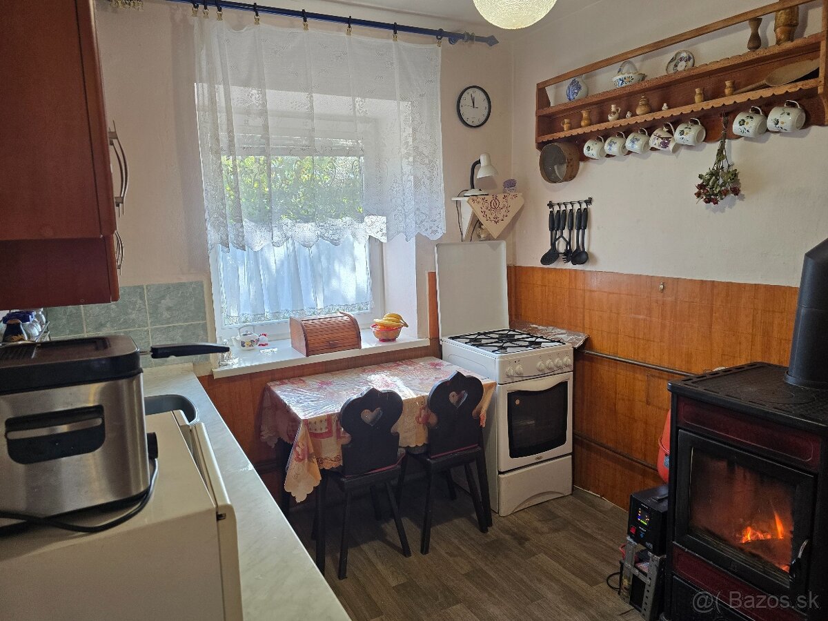 Útulná chalupa s hosp. budovou a záhradou 834 m² Podkylava - 14