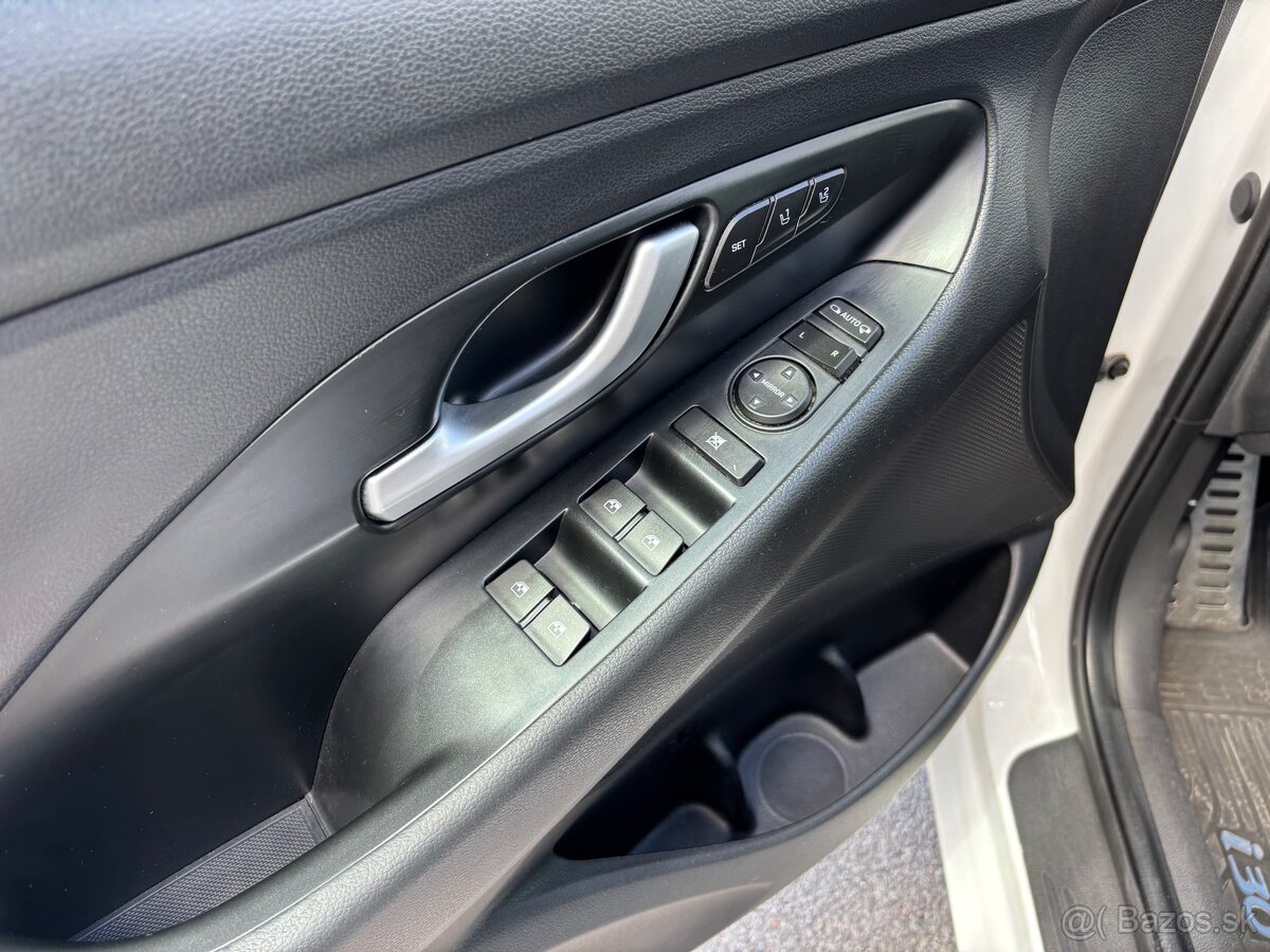 Hyundai i30 combi 2019 1.6CRDI 85kw plná vybava - 14