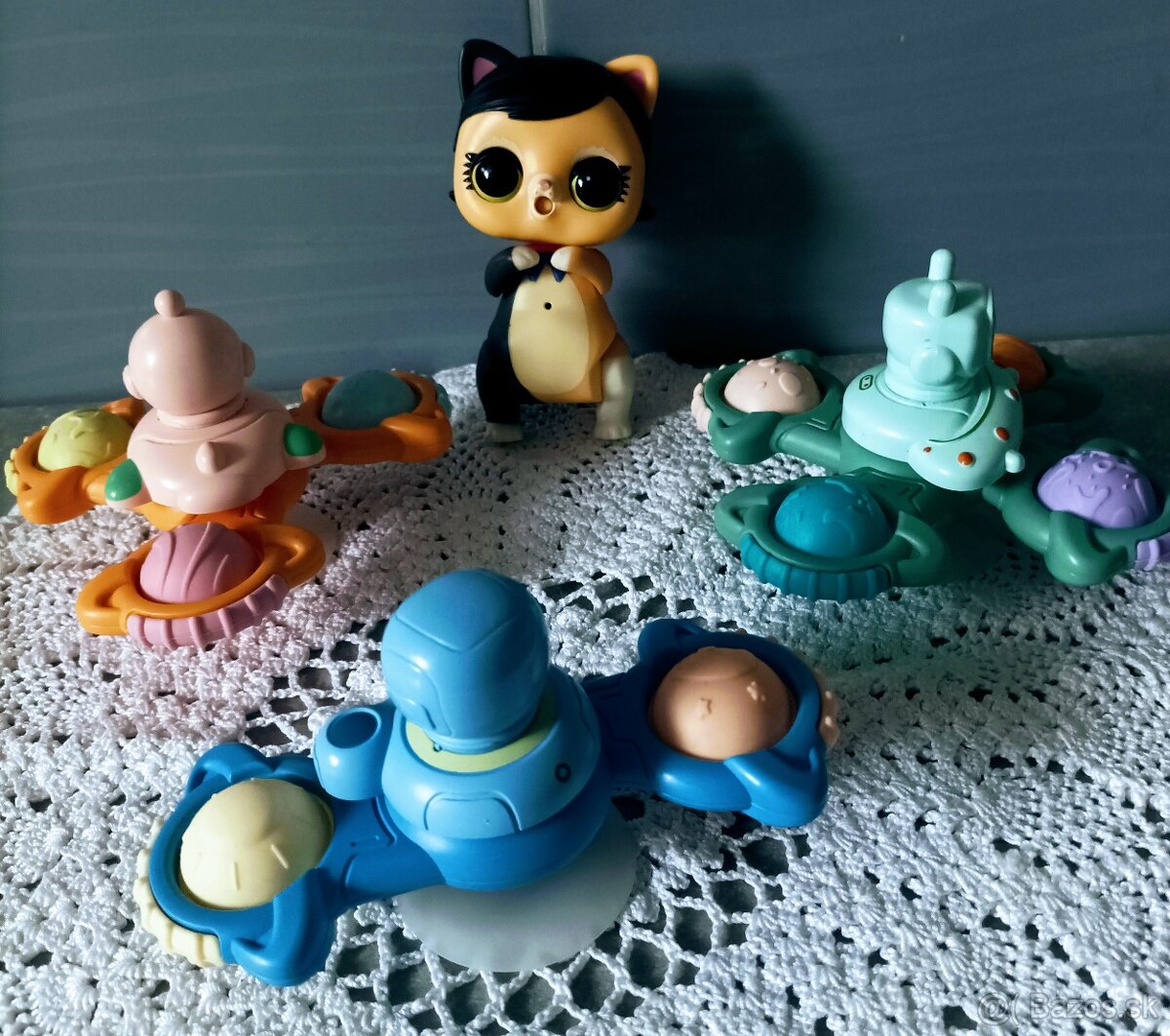 Bábiky, auto, vanička, koníky - 14