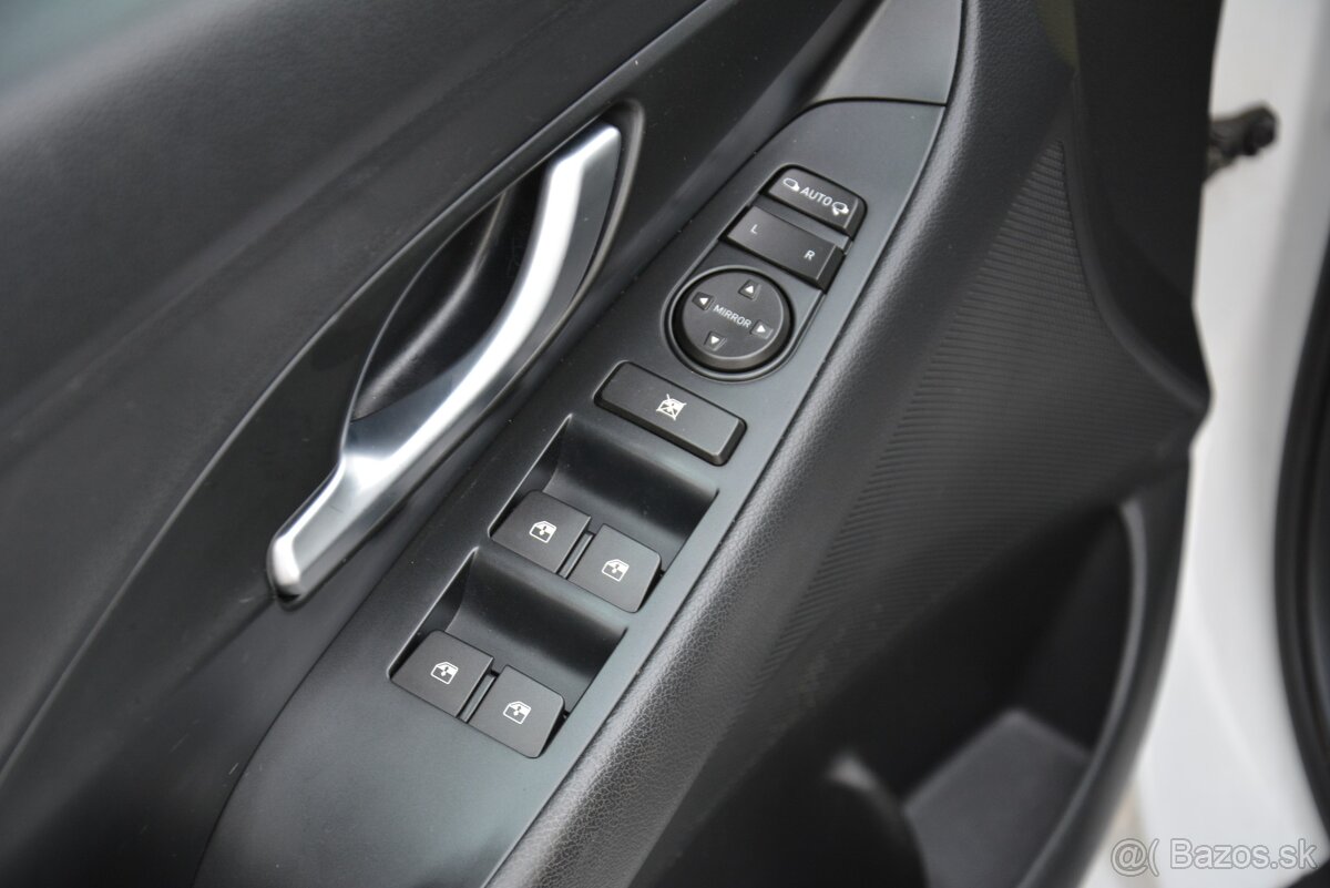 Hyundai i30 CW 1.60 CRDi Family SR 1Majiteľ - 14