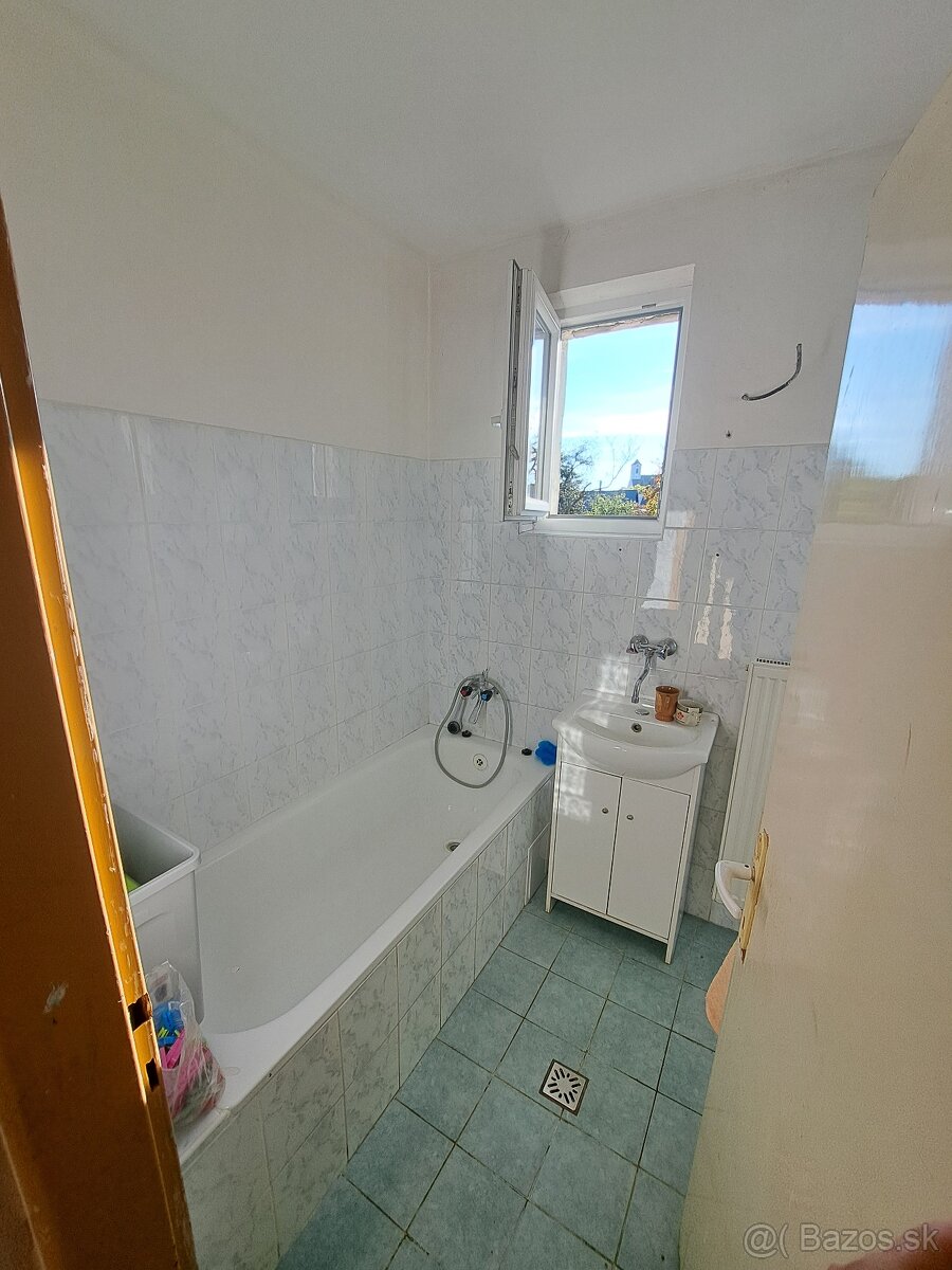 Rodinný dom / chalupa v tichej lokalite Košeca - 14