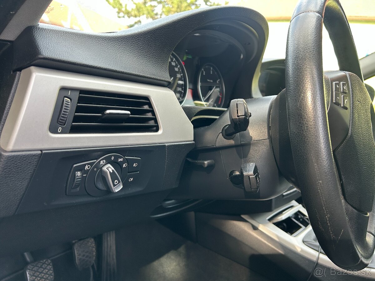 BMW Řada 3, 318D - 14