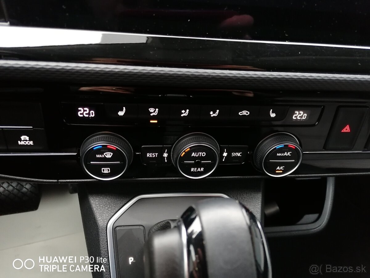 Predám Multivan 2.0 BiTDI 204k (150 kW) Highline 4Motion DSG - 14