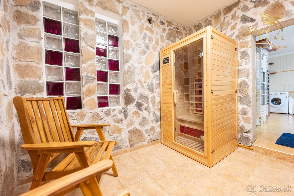 Jedinečná rodinná usadlosť s bazénom, posilňovňou, wellness  - 14