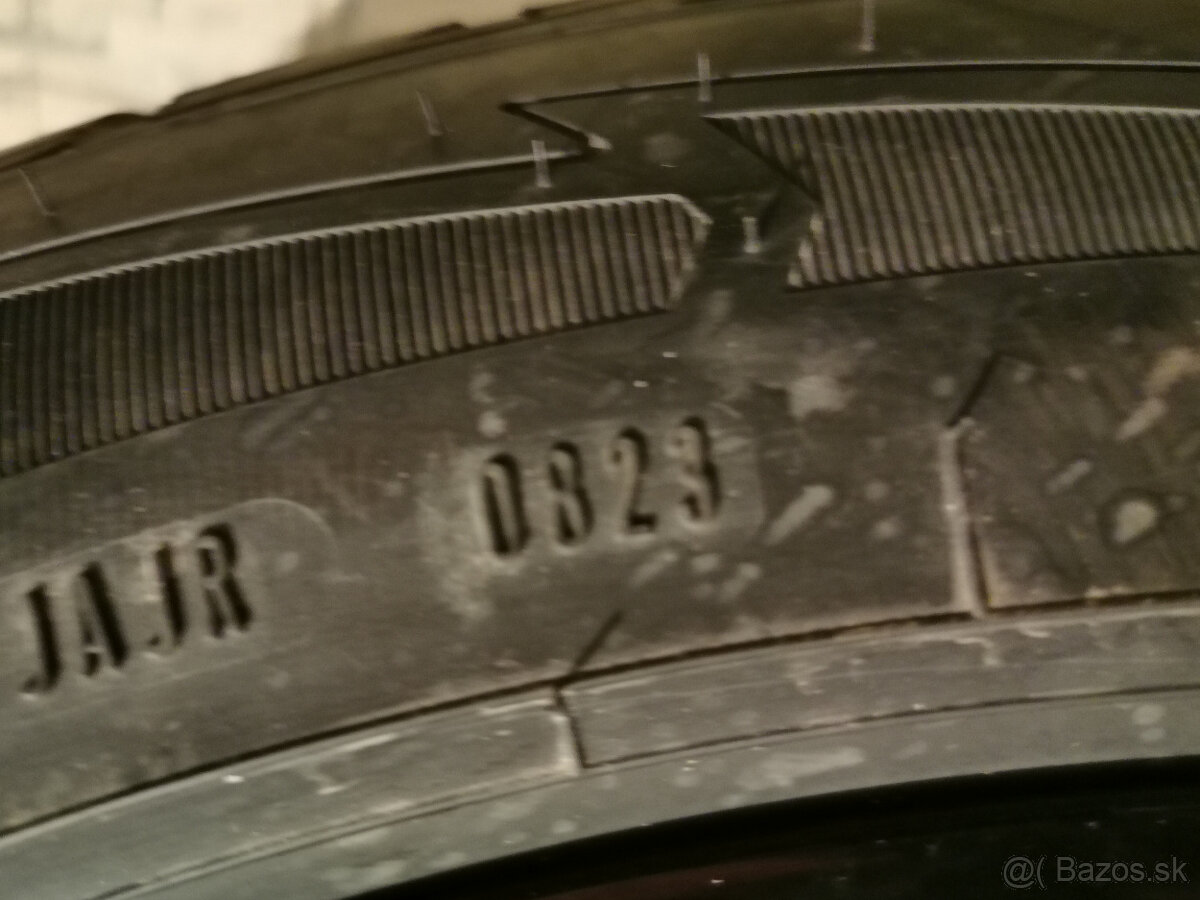 VW ID. Buzz - originál 19" alu so zimnými pneu 7+ mm DOT 23 - 14