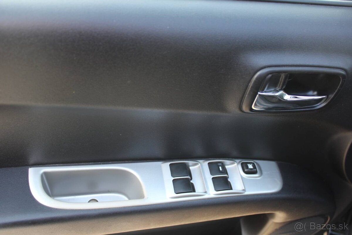 Mitsubishi L200 2.5 DI-D Double Cab Invite - 14