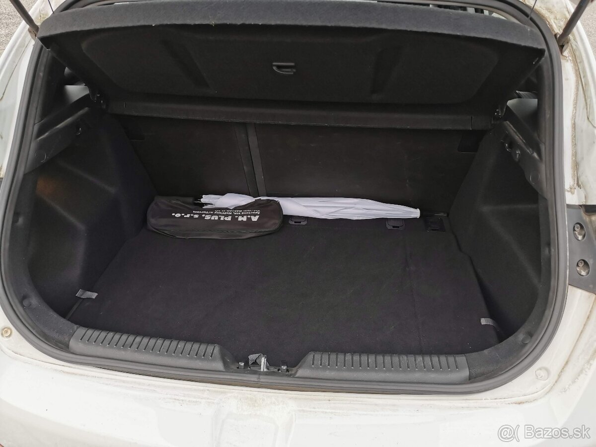 Predám Hyundai i30 1,4i MPI DOHC CVVT Family - 14