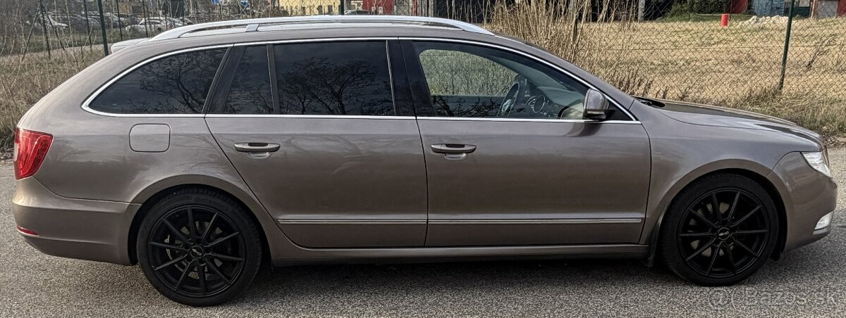 Škoda Superb Combi - 14