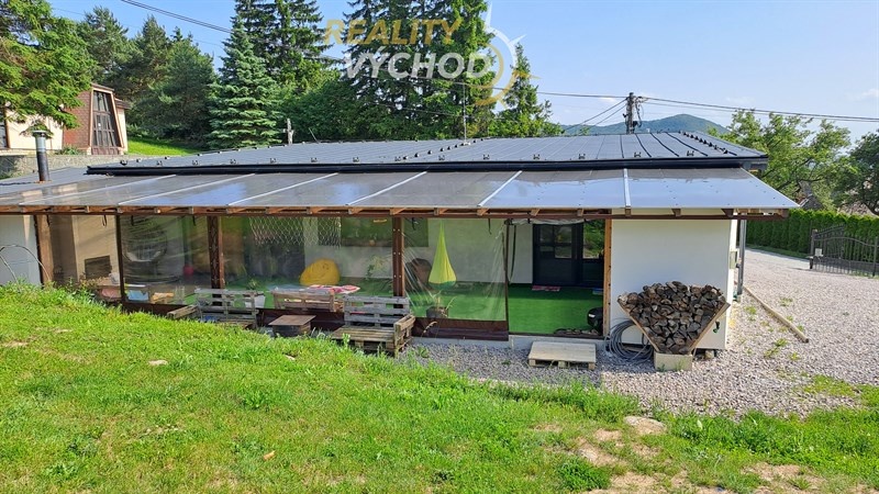 Rodinný dom s bazénom za cenu bytu - 14