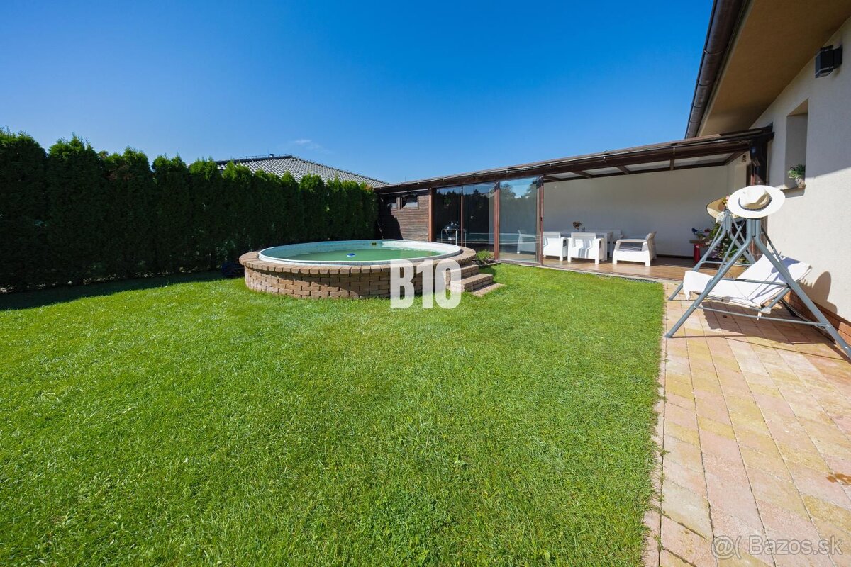 ÚTULNÝ 4 IZBOVÝ RODINNÝ DVOJDOM S BAZÉNOM A TERASOU - 14