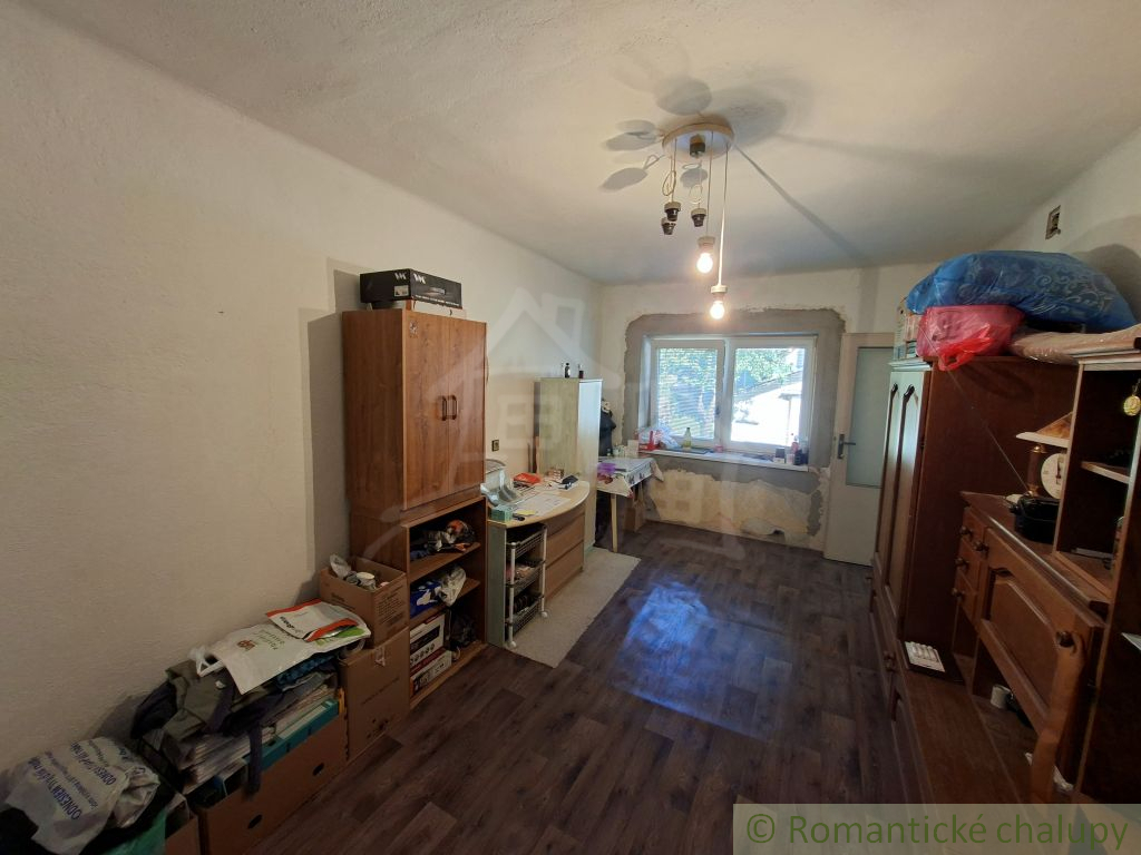 Dva rodinné domy za cenu jedného v obci Zlatno - 14