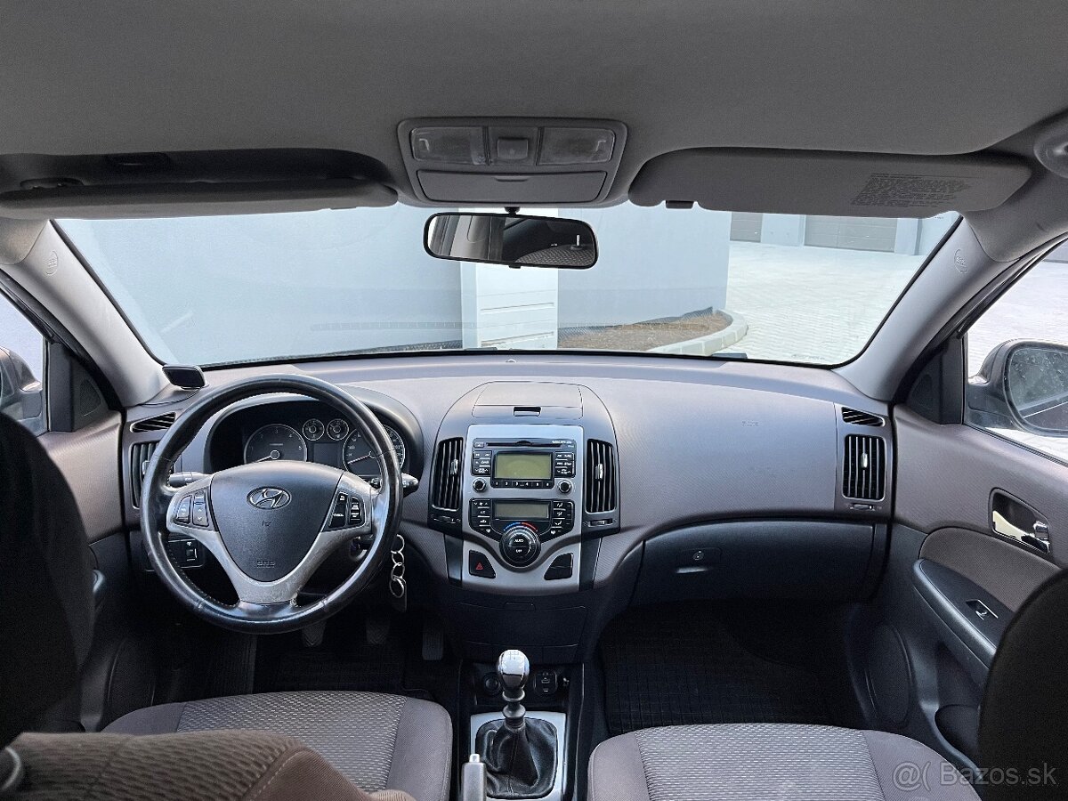 Predám Hyundai i30 1.6Crdi 85Kw R.v 2011. - 14