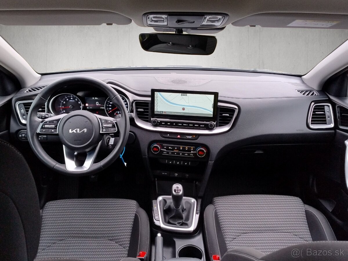 Kia Ceed SW 1.5 T-GDi M6 GOLD - 14