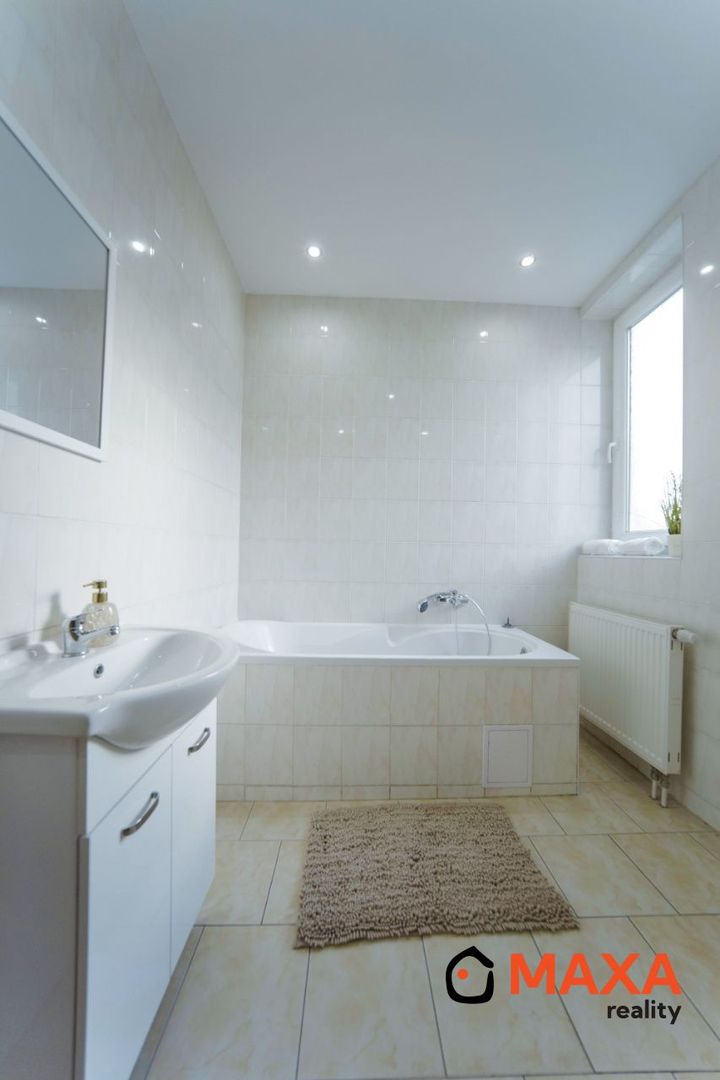 PREDANÉ Trojizbový veľkometrážny byt s terasou, v meste Prie - 14