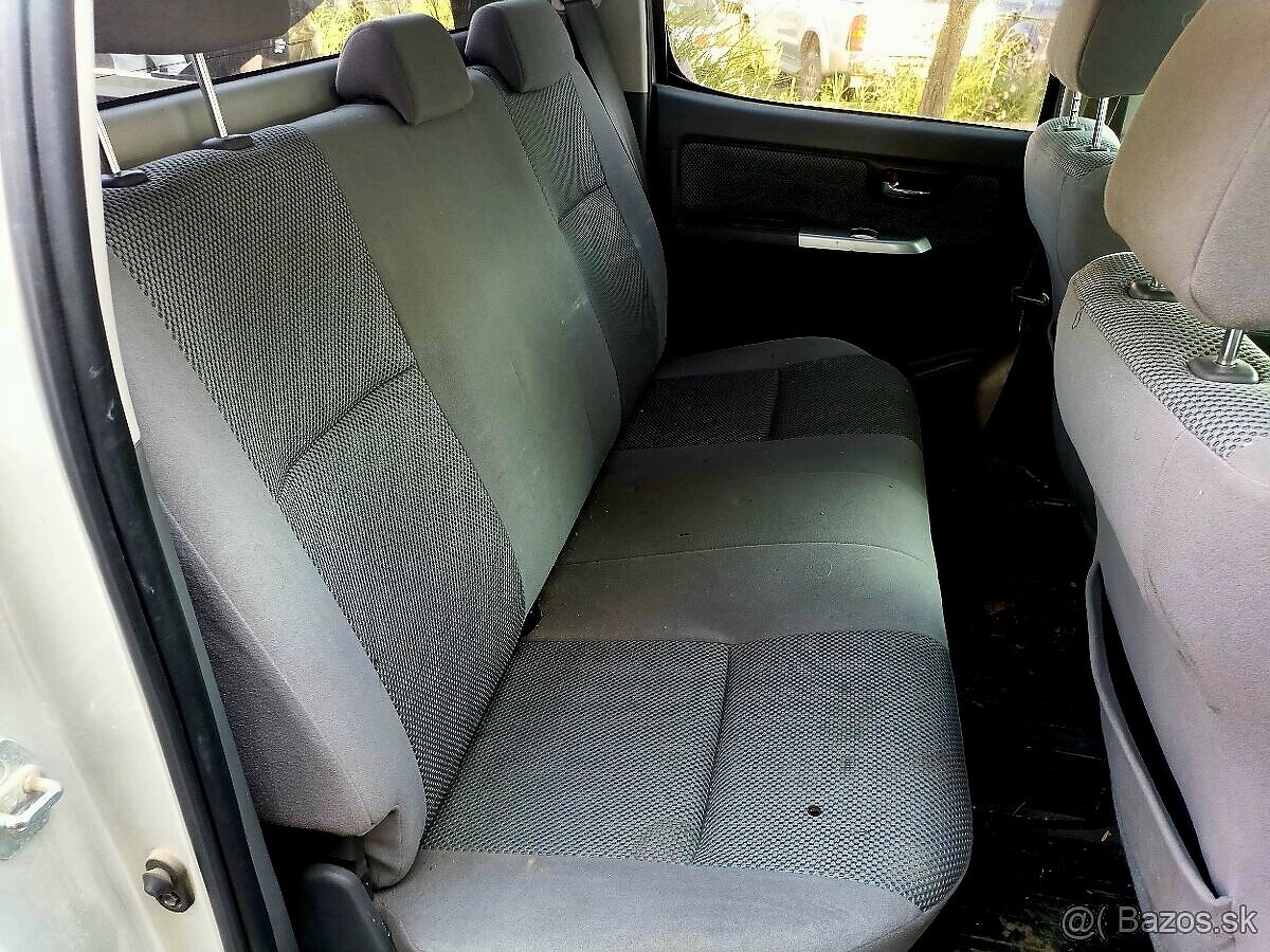 TOYOTA HILUX 2.5DI-D - PREDAJ AJ NA SPLÁTKY - 14