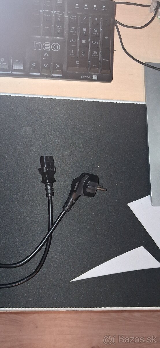 Xbox one s + monitor podložka pod myš klavesnica sluchadla - 14