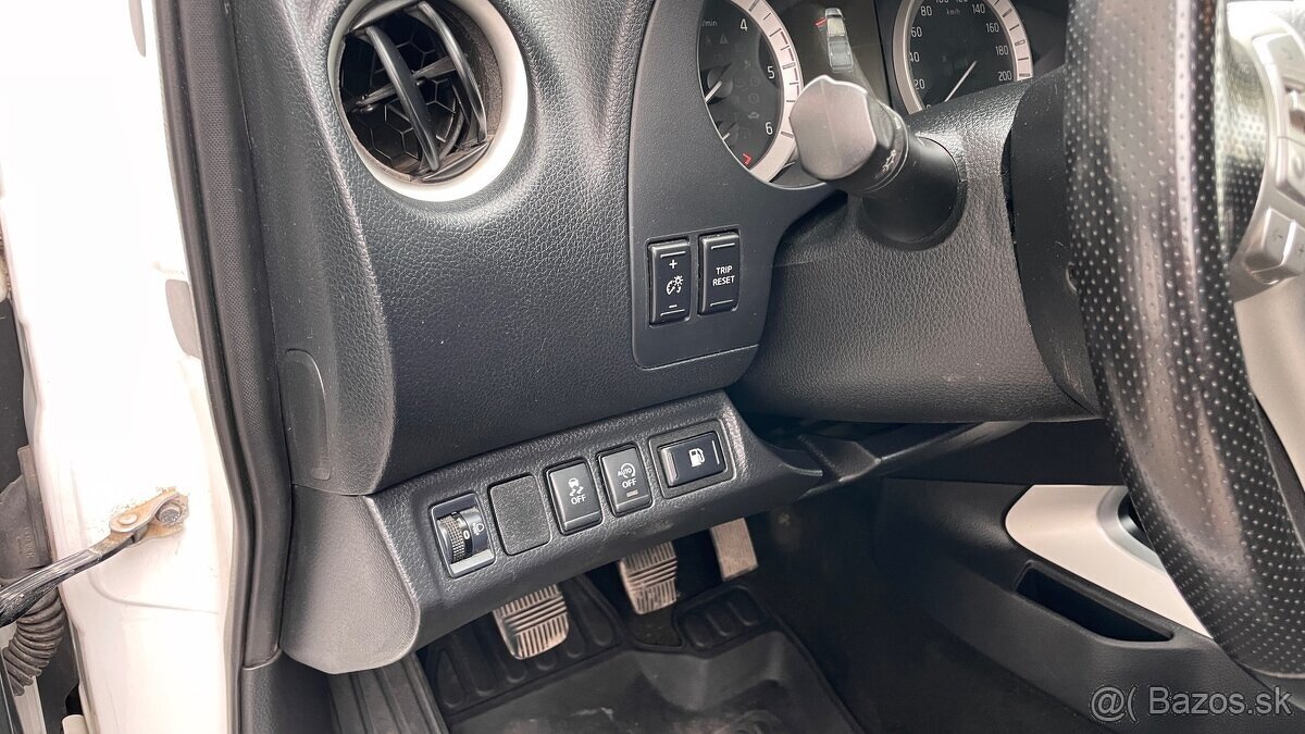 NISSAN NAVARA 2.3DCI - PREDAJ AJ NA SPLÁTKY - 14