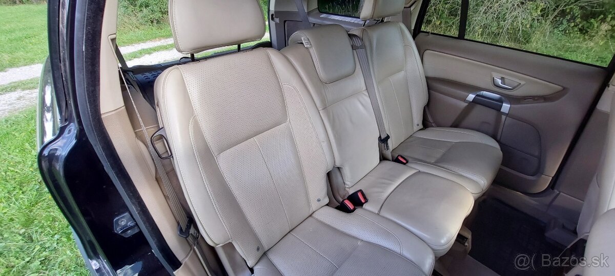 Predám Volvo XC90 Executive 7 miestne - 14