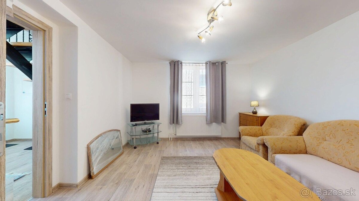 ZREKONŠTRUOVANÝ 7-IZB. RD – ŠTIAVNIK, okr. BYTČA - 14