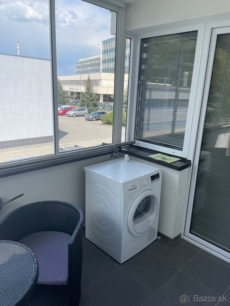 Prenajmem 2-izbový Luxusný byt + 2x park.miesta - 14