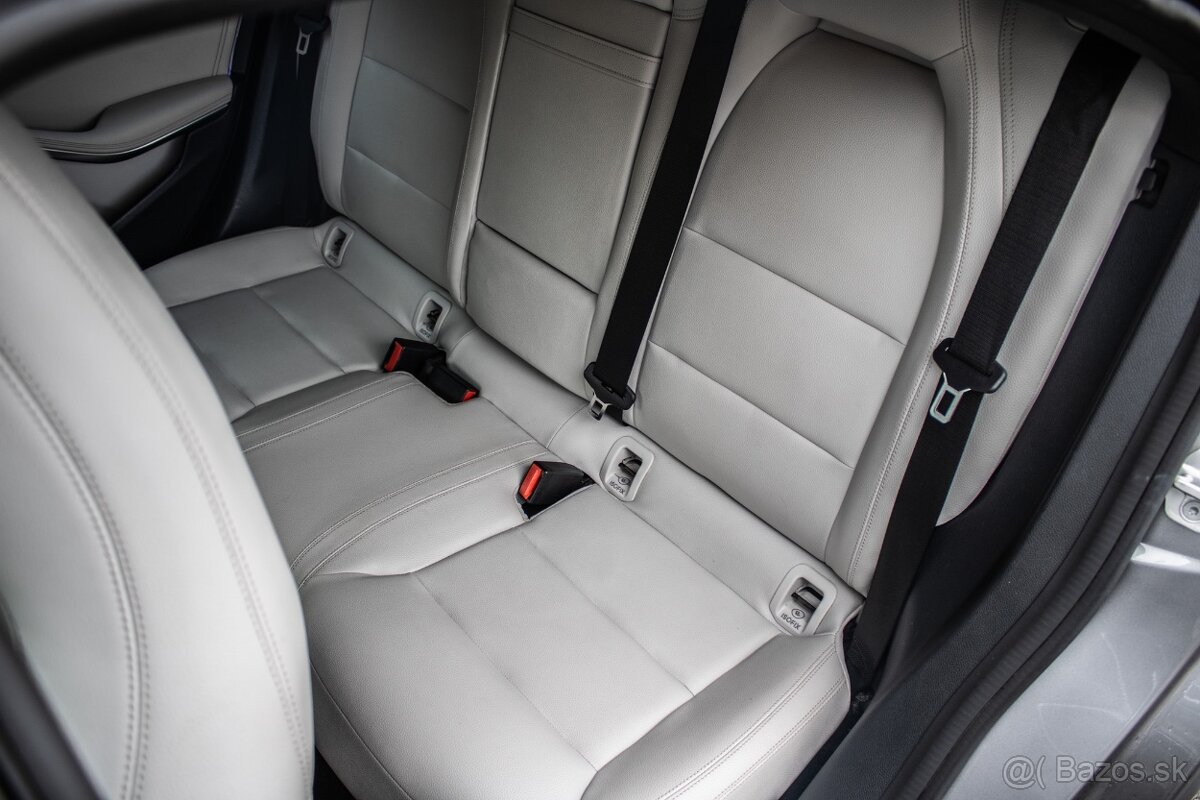 Mercedes-Benz CLA 250 4MATIC - 14