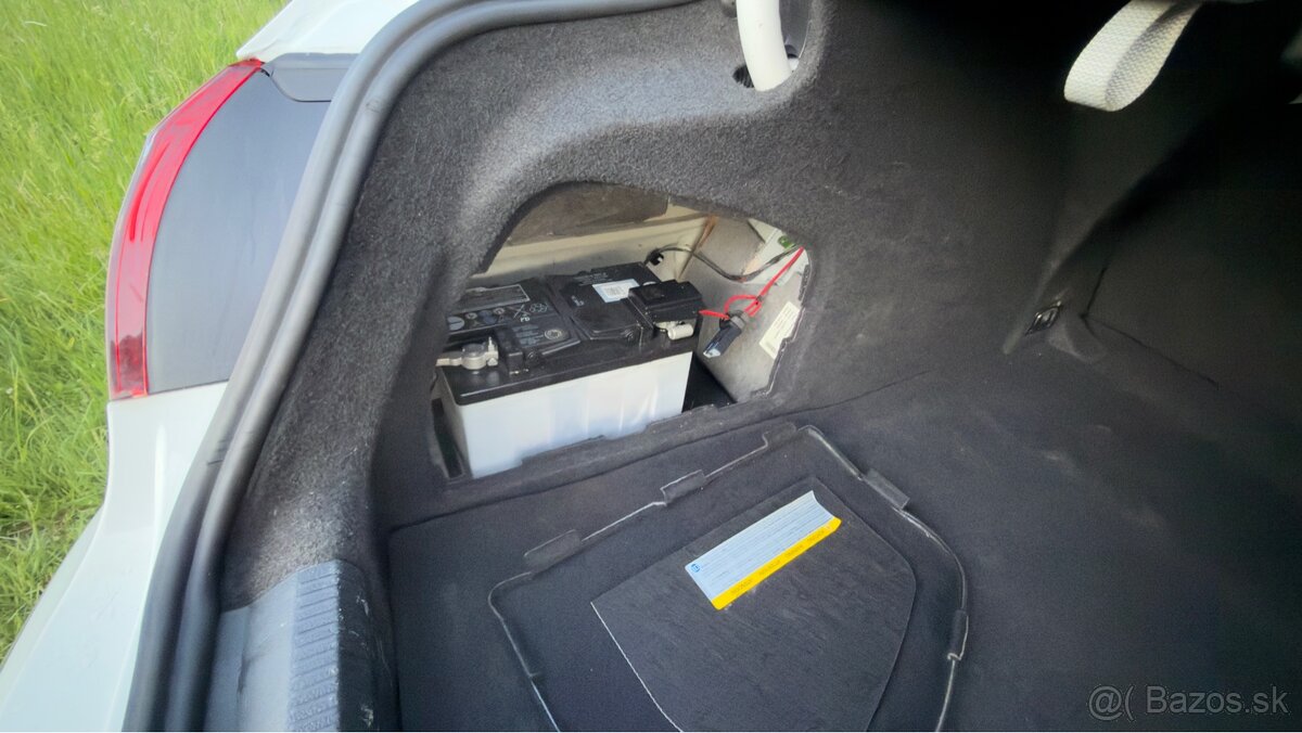 Predám Volkswagen Passat CC 2.0 TDI 2011 - 14